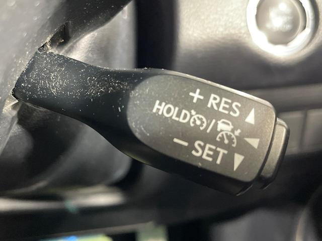 ハリアー エレガンス　ＢＩＧ－Ｘ１０型ナビ　バックカメラ　衝突軽減装置　レーダークルーズ　パワーシート　コーナーセンサー　スマートキー　ＬＥＤヘッド　ビルトインＥＴＣ　純正１７インチアルミ　オートハイビーム　車線逸脱警報（6枚目）