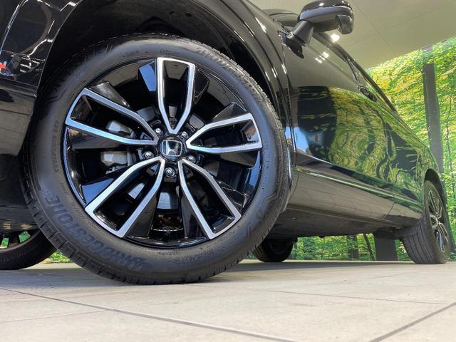 �y�����P�W�C���`�A���~�z�C�[���z�O�ςɃ}�b�`���������A���~�z�C�[���𑕒����Ă���܂��B�e��ЊO�A���~�z�C�[����A�X�^�b�h���X�^�C�����戵�����Ă���܂��B���񂲑��k����������