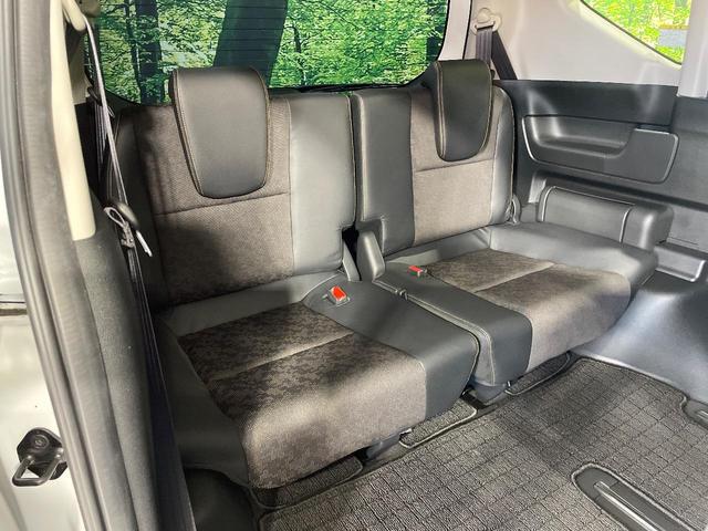 ３列目シートはもちろん状態良好☆大人でもゆったりと座って頂けますので、大人数でのお出かけもラクラクです♪ご家族で、気の知れた仲間で、ドライブに行くのが楽しみですね♪