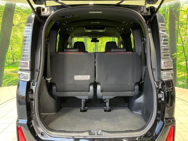 ヴォクシー ＺＳ　フルエアロ　電動スライドドア　後席モニター　バックカメラ　衝突被害軽減システム　禁煙車　スマートキー　ＬＥＤヘッド　ビルトインＥＴＣ　クルコン　純正１６インチアルミ　オートハイビーム　車線逸脱警報（11枚目）