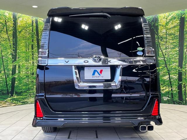 ヴォクシー ＺＳ　フルエアロ　電動スライドドア　後席モニター　バックカメラ　衝突被害軽減システム　禁煙車　スマートキー　ＬＥＤヘッド　ビルトインＥＴＣ　クルコン　純正１６インチアルミ　オートハイビーム　車線逸脱警報（16枚目）