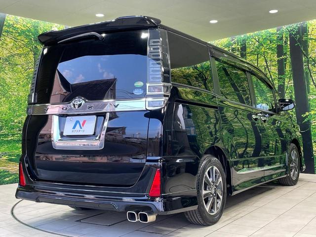 ヴォクシー ＺＳ　フルエアロ　電動スライドドア　後席モニター　バックカメラ　衝突被害軽減システム　禁煙車　スマートキー　ＬＥＤヘッド　ビルトインＥＴＣ　クルコン　純正１６インチアルミ　オートハイビーム　車線逸脱警報（18枚目）