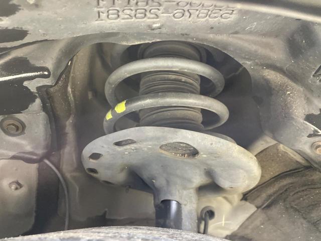 ヴォクシー ＺＳ　フルエアロ　電動スライドドア　後席モニター　バックカメラ　衝突被害軽減システム　禁煙車　スマートキー　ＬＥＤヘッド　ビルトインＥＴＣ　クルコン　純正１６インチアルミ　オートハイビーム　車線逸脱警報（21枚目）