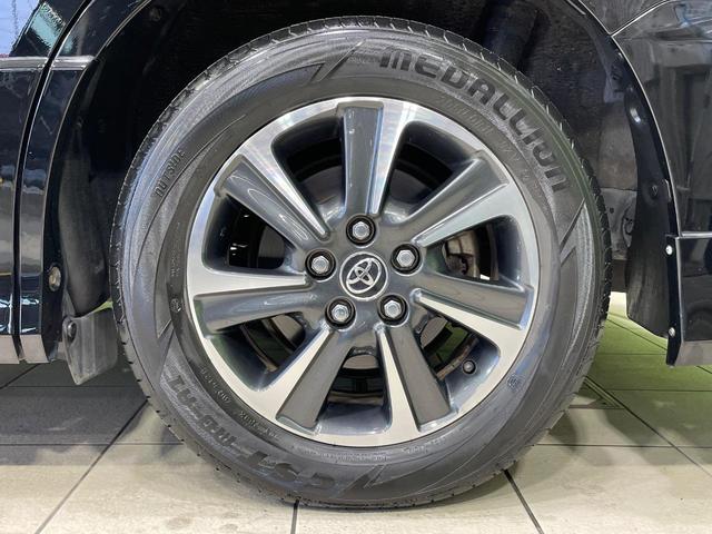 ヴォクシー ＺＳ　フルエアロ　電動スライドドア　後席モニター　バックカメラ　衝突被害軽減システム　禁煙車　スマートキー　ＬＥＤヘッド　ビルトインＥＴＣ　クルコン　純正１６インチアルミ　オートハイビーム　車線逸脱警報（29枚目）