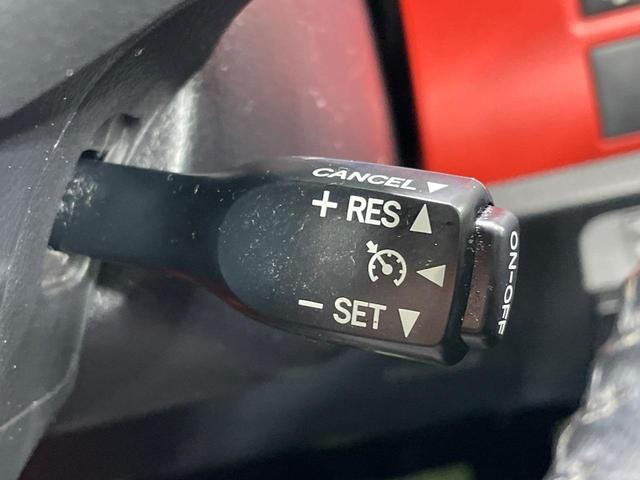 ヴォクシー ＺＳ　フルエアロ　電動スライドドア　後席モニター　バックカメラ　衝突被害軽減システム　禁煙車　スマートキー　ＬＥＤヘッド　ビルトインＥＴＣ　クルコン　純正１６インチアルミ　オートハイビーム　車線逸脱警報（33枚目）