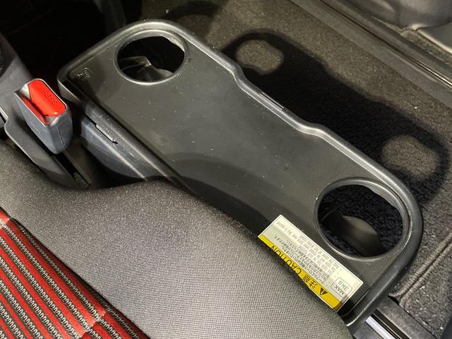 ヴォクシー ＺＳ　フルエアロ　電動スライドドア　後席モニター　バックカメラ　衝突被害軽減システム　禁煙車　スマートキー　ＬＥＤヘッド　ビルトインＥＴＣ　クルコン　純正１６インチアルミ　オートハイビーム　車線逸脱警報（64枚目）