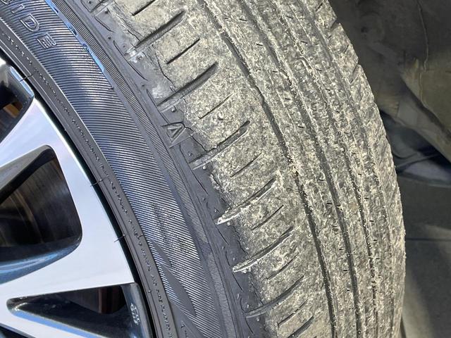 ヤリスクロス ハイブリッドＺ　フルエアロ　全周囲カメラ　衝突被害軽減システム　レーダークルーズ　禁煙車　電動リアゲート　ハーフレザーシート　パワーシート　ドラレコ　コーナーセンサー　スマートキー　ＬＥＤヘッド　ビルトインＥＴＣ（30枚目）