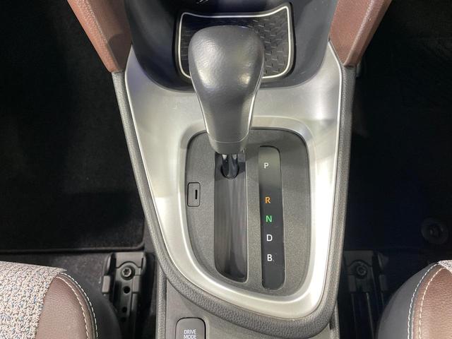 ヤリスクロス ハイブリッドＺ　フルエアロ　全周囲カメラ　衝突被害軽減システム　レーダークルーズ　禁煙車　電動リアゲート　ハーフレザーシート　パワーシート　ドラレコ　コーナーセンサー　スマートキー　ＬＥＤヘッド　ビルトインＥＴＣ（38枚目）