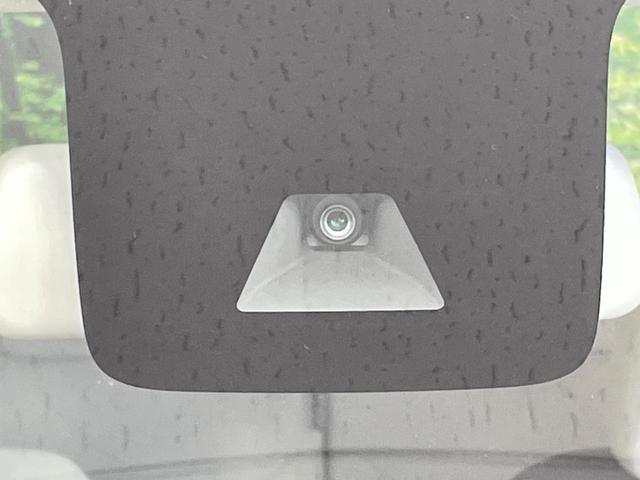 �y�G�}�[�W�F���V�[�u���[�L�z���s���ɑO���̎ԗ�����F�����A�Փ˂������Ȏ��͌x��ƃu���[�L�ŏՓˉ���Ɣ�Q�y�����A�V�X�g�B�����S�Ƀh���C�u�����y���݂��������܂��B