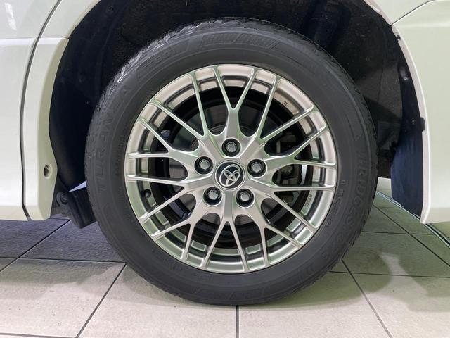 ヴォクシー ハイブリッドＺＳ　煌ＩＩ　両側電動ドア　ＢＩＧＸ９型ナビ　後席モニター　バックカメラ　衝突軽減装置　禁煙車　ドラレコ　コーナーセンサー　スマートキー　ＬＥＤヘッド　ビルトインＥＴＣ　クルコン　純正１６インチアルミ（30枚目）