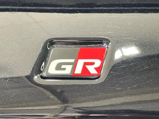 ヴォクシー ハイブリッドＳ－Ｚ　ＧＲエアロ　両側電動ドア　純正１０．５型ナビ　後席モニター　全周囲カメラ　衝突軽減装置　快適パッケージ　トヨタチームメイト　レーダークルーズ　禁煙車　電動リアゲート　ハーフレザーシート　ドラレコ（3枚目）