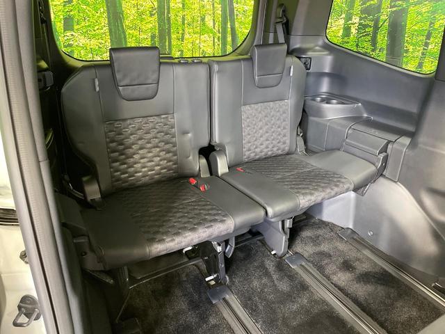 ヴォクシー ハイブリッドＳ－Ｚ　ＧＲエアロ　両側電動ドア　純正１０．５型ナビ　後席モニター　全周囲カメラ　衝突軽減装置　快適パッケージ　トヨタチームメイト　レーダークルーズ　禁煙車　電動リアゲート　ハーフレザーシート　ドラレコ（10枚目）