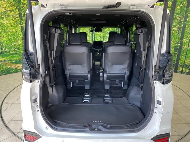ヴォクシー ハイブリッドＳ－Ｚ　ＧＲエアロ　両側電動ドア　純正１０．５型ナビ　後席モニター　全周囲カメラ　衝突軽減装置　快適パッケージ　トヨタチームメイト　レーダークルーズ　禁煙車　電動リアゲート　ハーフレザーシート　ドラレコ（11枚目）
