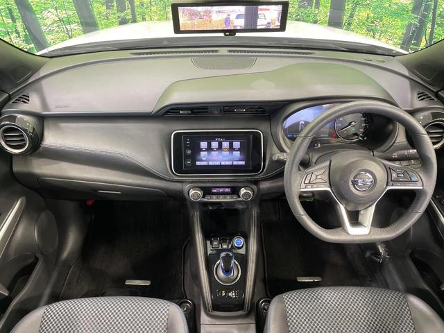 キックス Ｘ　フルエアロ　全周囲カメラ　衝突被害軽減システム　レーダークルーズ　禁煙車　ハーフレザーシート　コーナーセンサー　スマートキー　ＬＥＤヘッド　ルーフレール　純正１７インチアルミ　オートハイビーム（2枚目）