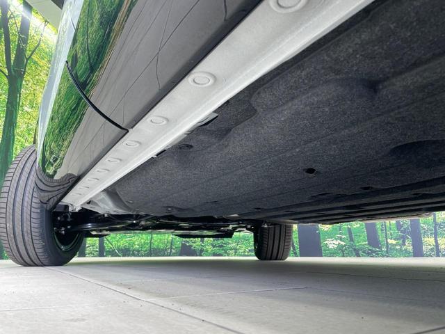 ヴェゼル ｅ：ＨＥＶ　ＲＳ　登録済未使用車　メーカー９型ナビ　全周囲カメラ　衝突軽減装置　電動リアゲート　ハーフレザーシート　コーナーセンサー　スマートキー　ＬＥＤヘッド　ＥＴＣ２．０　純正１８インチアルミ　オートハイビーム（21枚目）