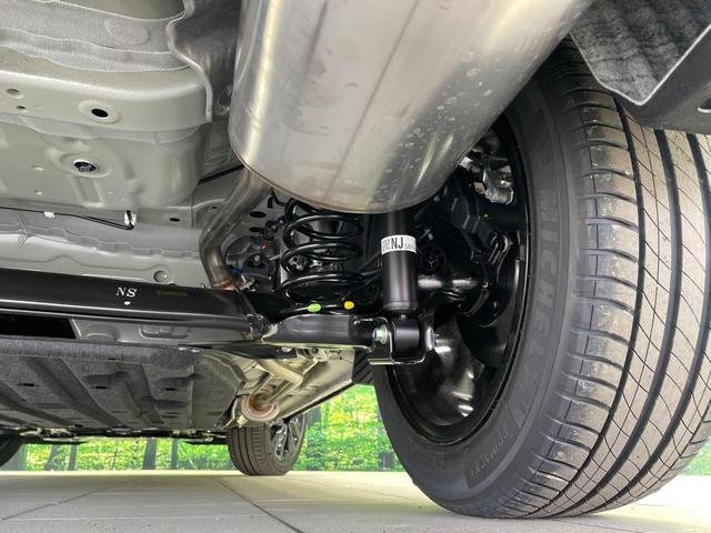 ヴェゼル ｅ：ＨＥＶ　ＲＳ　登録済未使用車　メーカー９型ナビ　全周囲カメラ　衝突軽減装置　電動リアゲート　ハーフレザーシート　コーナーセンサー　スマートキー　ＬＥＤヘッド　ＥＴＣ２．０　純正１８インチアルミ　オートハイビーム（23枚目）