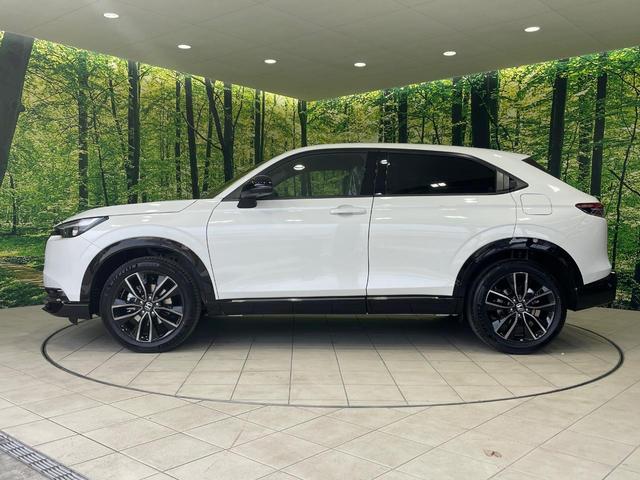ヴェゼル ｅ：ＨＥＶ　ＲＳ　登録済未使用車　メーカー９型ナビ　全周囲カメラ　衝突軽減装置　電動リアゲート　ハーフレザーシート　コーナーセンサー　スマートキー　ＬＥＤヘッド　ＥＴＣ２．０　純正１８インチアルミ　オートハイビーム（27枚目）