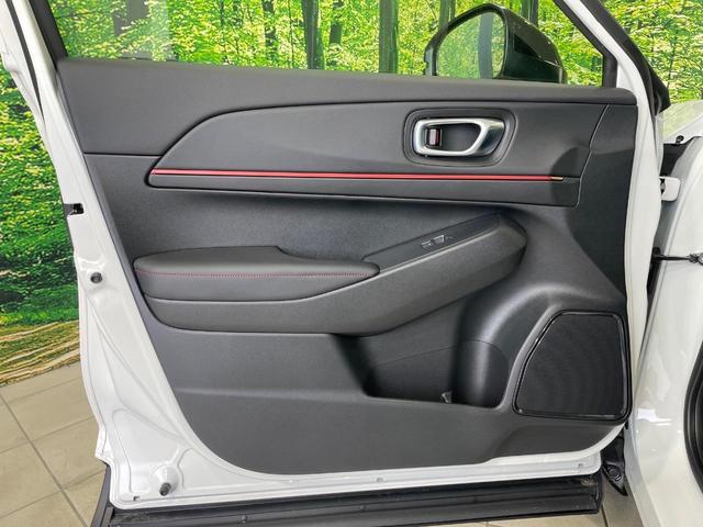 ヴェゼル ｅ：ＨＥＶ　ＲＳ　登録済未使用車　メーカー９型ナビ　全周囲カメラ　衝突軽減装置　電動リアゲート　ハーフレザーシート　コーナーセンサー　スマートキー　ＬＥＤヘッド　ＥＴＣ２．０　純正１８インチアルミ　オートハイビーム（51枚目）