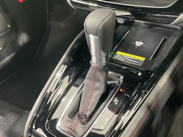 ヴェゼル ｅ：ＨＥＶ　ＲＳ　登録済未使用車　メーカー９型ナビ　全周囲カメラ　衝突軽減装置　電動リアゲート　ハーフレザーシート　コーナーセンサー　スマートキー　ＬＥＤヘッド　ＥＴＣ２．０　純正１８インチアルミ　オートハイビーム（55枚目）