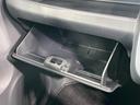 １０ｔｈアニバーサリー　リミテッド　禁煙車　スマートキー　ＨＩＤヘッド　ＥＴＣ　オートライト　オートエアコン　純正１４インチアルミ　ＣＤ再生　革巻きステアリング　ステアリングスイッチ　横滑防止装置　電動格納ミラー　後席格納（43枚目）