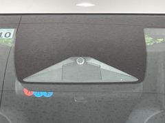 【ホンダセンシング】走行中に前方の車両等を認識し、衝突しそうな時は警報とブレーキで衝突回避と被害軽減をアシスト。より安全にドライブをお楽しみいただけます。 4