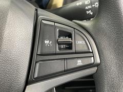 �ڥ����ץƥ��֥��롼������ȥ�����۹�®ƻϩ�Ǥ�Ĺ��Υ���Ԥ��ڤˡ�����ư��®�٤��ݤĥ��롼������ȥ����뤬�����ͷڸ������ƥ��Ϣ�Ȥ��������μ�ξ���Τ��Ƽִ֤��ݤĤ褦��®��Ĵ�ᤷ�Ƥ���ޤ����� 4