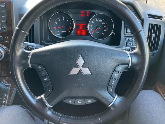 デリカD:5 ナビコレクション M ETC バックカメラ ナビ 両側スライド・片側電動 HID スマートキー 電動格納ミラー 3列シート CVT アルミホイール CD DVD再生 USB 盗難防止システム 衝突安全ボディ ABS ESC(4枚目)