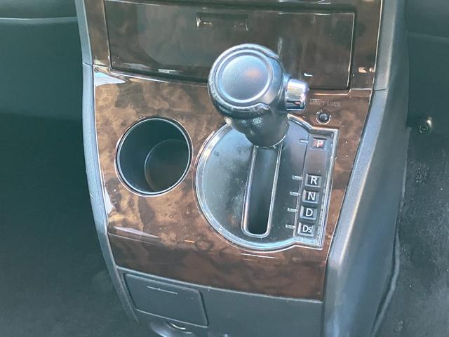 デリカD:5 ナビコレクション M ETC バックカメラ ナビ 両側スライド・片側電動 HID スマートキー 電動格納ミラー 3列シート CVT アルミホイール CD DVD再生 USB 盗難防止システム 衝突安全ボディ ABS ESC(12枚目)