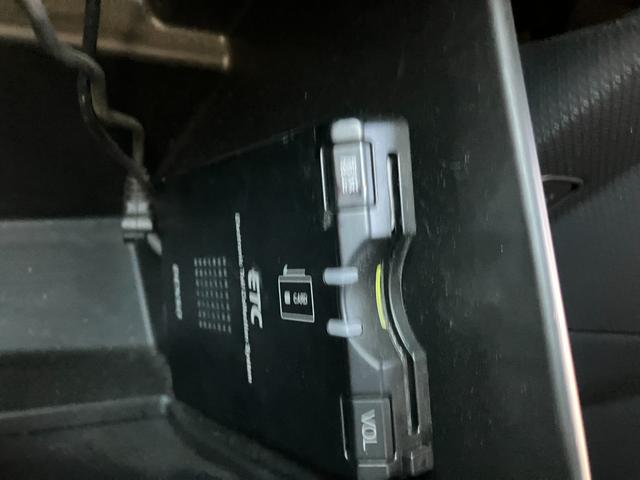 ソリオバンディット ベースグレード ETC ナビ TV 両側スライド・片側電動 オートライト HID スマートキー 電動格納ミラー CVT アルミホイール CD DVD再生 USB 盗難防止システム 衝突安全ボディ ABS ESC(13枚目)