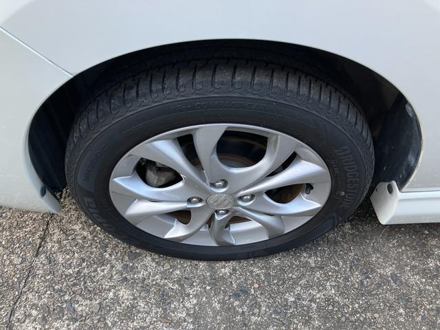 ソリオバンディット ベースグレード ETC ナビ TV 両側スライド・片側電動 オートライト HID スマートキー 電動格納ミラー CVT アルミホイール CD DVD再生 USB 盗難防止システム 衝突安全ボディ ABS ESC(23枚目)