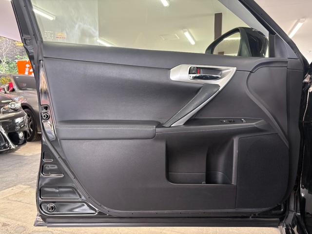 ＣＴ ＣＴ２００ｈ　バージョンＬ　バックカメラ　ナビ　クリアランスソナー　オートクルーズコントロール　アルミホイール　オートライト　ヘッドライトウォッシャー　パワーシート　革シート　スマートキー　電動格納ミラー　シートヒーター　ＣＶＴ（43枚目）