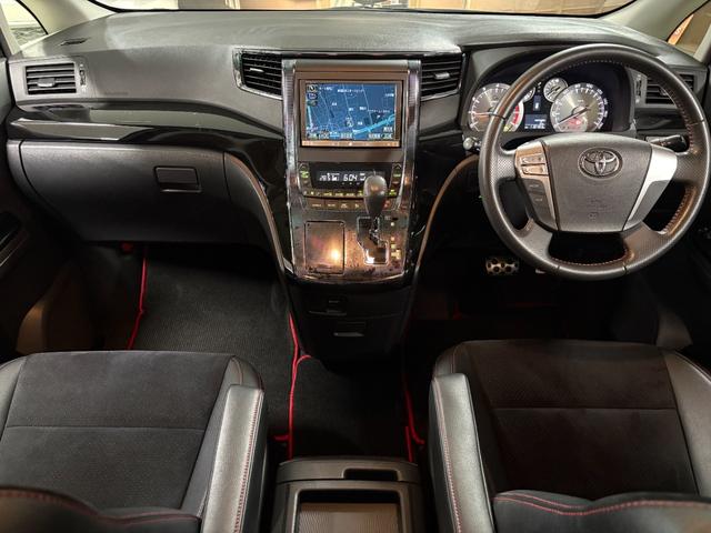 ヴェルファイア ２．４Ｚ　Ｇ’ｓ　Ｗサンルーフ・アルパインＦダウンモニター・ハーフレザーシート・専用１９インチアルミホイール・８インチナビ・ＴＶ・バックカメラ・両側電動スライドドア・オットマン・スマートキー・プッシュスタート（2枚目）