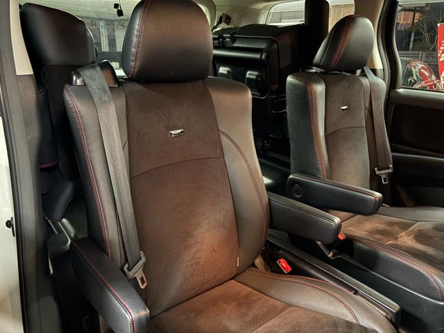 ヴェルファイア ２．４Ｚ　Ｇ’ｓ　Ｗサンルーフ・アルパインＦダウンモニター・ハーフレザーシート・専用１９インチアルミホイール・８インチナビ・ＴＶ・バックカメラ・両側電動スライドドア・オットマン・スマートキー・プッシュスタート（37枚目）