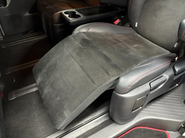 ヴェルファイア ２．４Ｚ　Ｇ’ｓ　Ｗサンルーフ・アルパインＦダウンモニター・ハーフレザーシート・専用１９インチアルミホイール・８インチナビ・ＴＶ・バックカメラ・両側電動スライドドア・オットマン・スマートキー・プッシュスタート（49枚目）