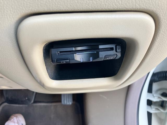 ＸＪ ＸＪ　３．０エグゼクティブ　ＥＴＣ　オートクルーズコントロール　ナビ　アルミホイール　ＡＴ　シートヒーター　キーレスエントリー　盗難防止システム　パワーシート　革シート　ＣＤ　ＡＢＳ（12枚目）