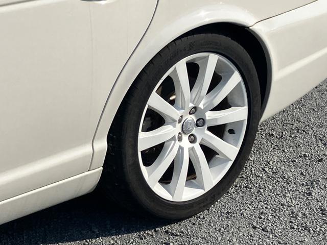 ＸＪ ＸＪ　３．０エグゼクティブ　ＥＴＣ　オートクルーズコントロール　ナビ　アルミホイール　ＡＴ　シートヒーター　キーレスエントリー　盗難防止システム　パワーシート　革シート　ＣＤ　ＡＢＳ（22枚目）