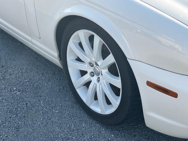 ＸＪ ＸＪ　３．０エグゼクティブ　ＥＴＣ　オートクルーズコントロール　ナビ　アルミホイール　ＡＴ　シートヒーター　キーレスエントリー　盗難防止システム　パワーシート　革シート　ＣＤ　ＡＢＳ（23枚目）