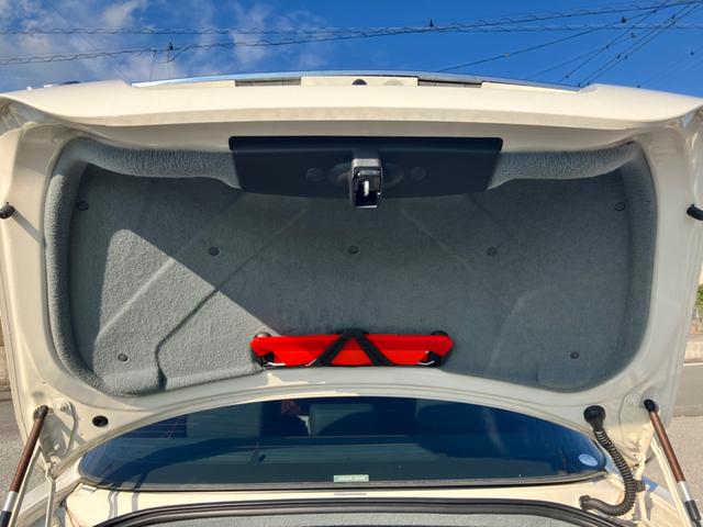 ＸＪ ＸＪ　３．０エグゼクティブ　ＥＴＣ　オートクルーズコントロール　ナビ　アルミホイール　ＡＴ　シートヒーター　キーレスエントリー　盗難防止システム　パワーシート　革シート　ＣＤ　ＡＢＳ（33枚目）
