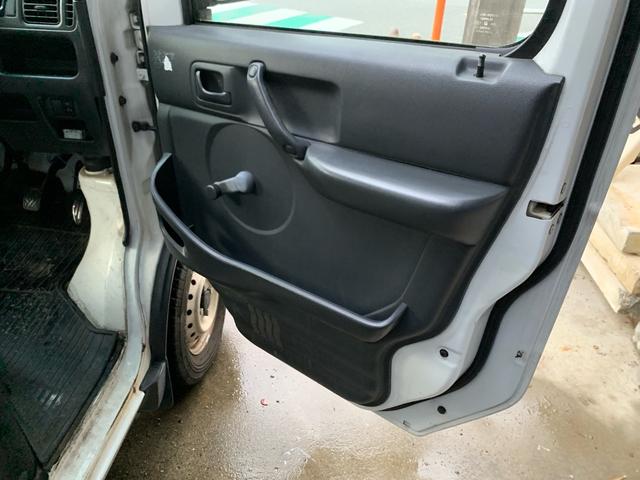 キャリイトラック KCエアコン・パワステ 4wd ホロ付き 幌 5速mt(22枚目)