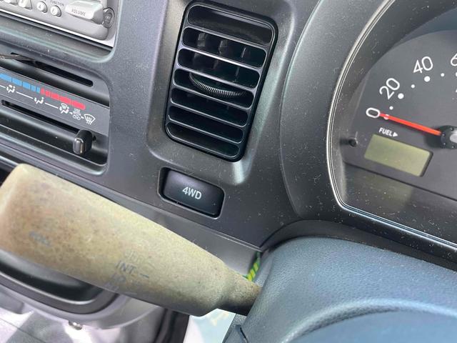 ハイゼットトラック 　４ＷＤ　ＭＴ　アルミホイール　エアコン　パワーウィンドウ　運転席エアバッグ　助手席エアバッグ　ＣＤ　ＭＤ（4枚目）