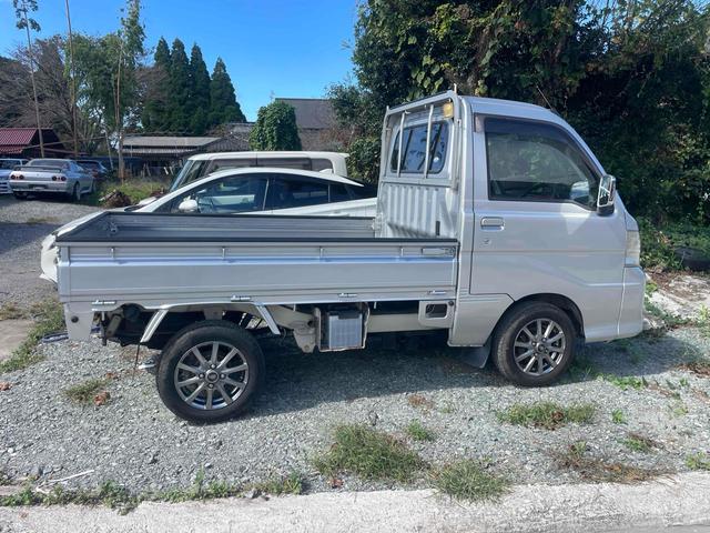 ハイゼットトラック 　４ＷＤ　ＭＴ　アルミホイール　エアコン　パワーウィンドウ　運転席エアバッグ　助手席エアバッグ　ＣＤ　ＭＤ（15枚目）