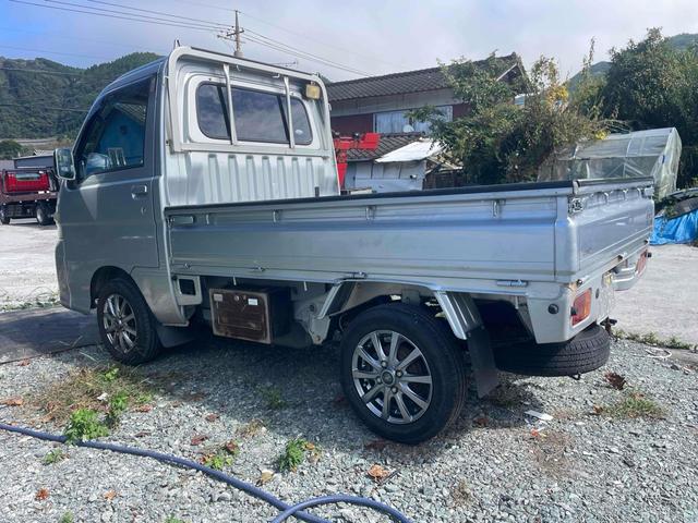 ハイゼットトラック 　４ＷＤ　ＭＴ　アルミホイール　エアコン　パワーウィンドウ　運転席エアバッグ　助手席エアバッグ　ＣＤ　ＭＤ（17枚目）