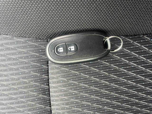 ワゴンＲスティングレー Ｔ　ナビ　ＴＶ　オートライト　ＨＩＤ　スマートキー　アイドリングストップ　電動格納ミラー　ベンチシート　ＣＶＴ　盗難防止システム　ＡＢＳ　ＣＤ　ＵＳＢ　アルミホイール　衝突安全ボディ　エアコン（9枚目）