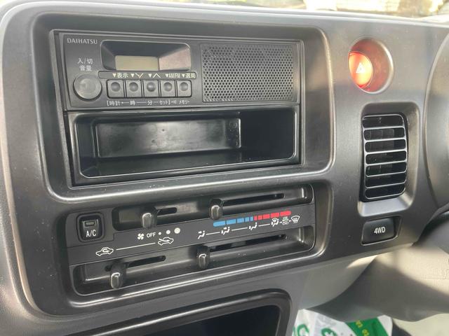 ハイゼットトラック 　４ＷＤ　ＭＴ　エアコン（3枚目）
