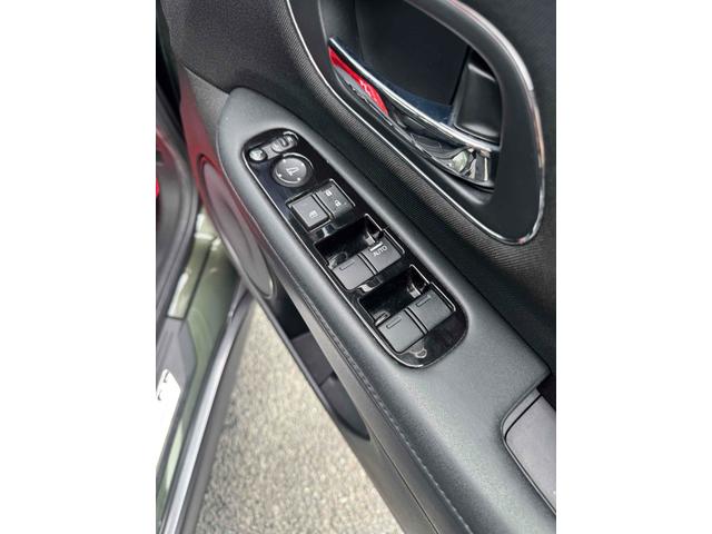 ヴェゼル ハイブリッドX ETC バックカメラ オートクルーズコントロール 衝突被害軽減システム ナビ フルセグテレビ LEDヘッドランプ HDMI Bluetoothオーディオ アルミホイール スマートキー 衝突安全ボディ(42枚目)