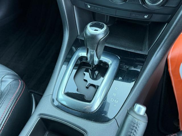 ヘッドライト磨きもお任せください！黄ばんだヘッドライトもピカピカにいたします！いまお乗りのお車でもお気軽にご相談ください！