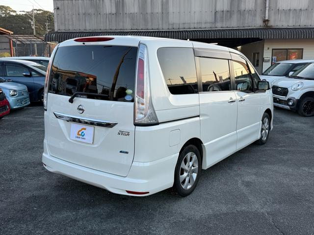 セレナ ハイウェイスター　Ｖセレクション　後席モニター　ナビ　フルセグＴＶ　バックカメラ　Ｂｌｕｅｔｏｏｔｈオーディオ　クルーズコントロール　両側電動スライドドア　ＥＴＣ　オートライト　フォグランプ　ＨＩＤ　アイドリングストップ　スマートキー（5枚目）