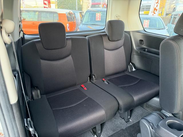 セレナ ハイウェイスター　Ｖセレクション　後席モニター　ナビ　フルセグＴＶ　バックカメラ　Ｂｌｕｅｔｏｏｔｈオーディオ　クルーズコントロール　両側電動スライドドア　ＥＴＣ　オートライト　フォグランプ　ＨＩＤ　アイドリングストップ　スマートキー（13枚目）