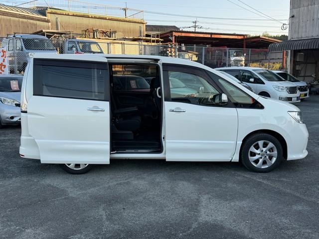 セレナ ハイウェイスター　Ｖセレクション　後席モニター　ナビ　フルセグＴＶ　バックカメラ　Ｂｌｕｅｔｏｏｔｈオーディオ　クルーズコントロール　両側電動スライドドア　ＥＴＣ　オートライト　フォグランプ　ＨＩＤ　アイドリングストップ　スマートキー（34枚目）