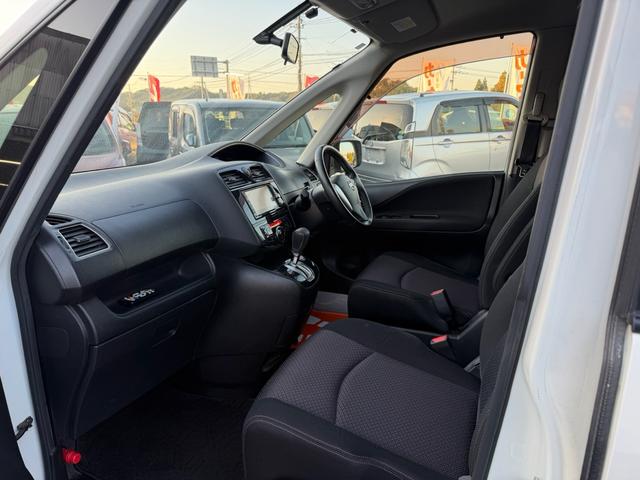 セレナ ハイウェイスター　Ｖセレクション　後席モニター　ナビ　フルセグＴＶ　バックカメラ　Ｂｌｕｅｔｏｏｔｈオーディオ　クルーズコントロール　両側電動スライドドア　ＥＴＣ　オートライト　フォグランプ　ＨＩＤ　アイドリングストップ　スマートキー（36枚目）